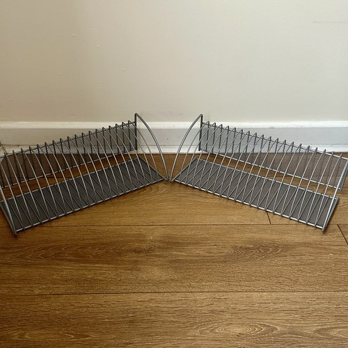 Pair horizontal silver - of,